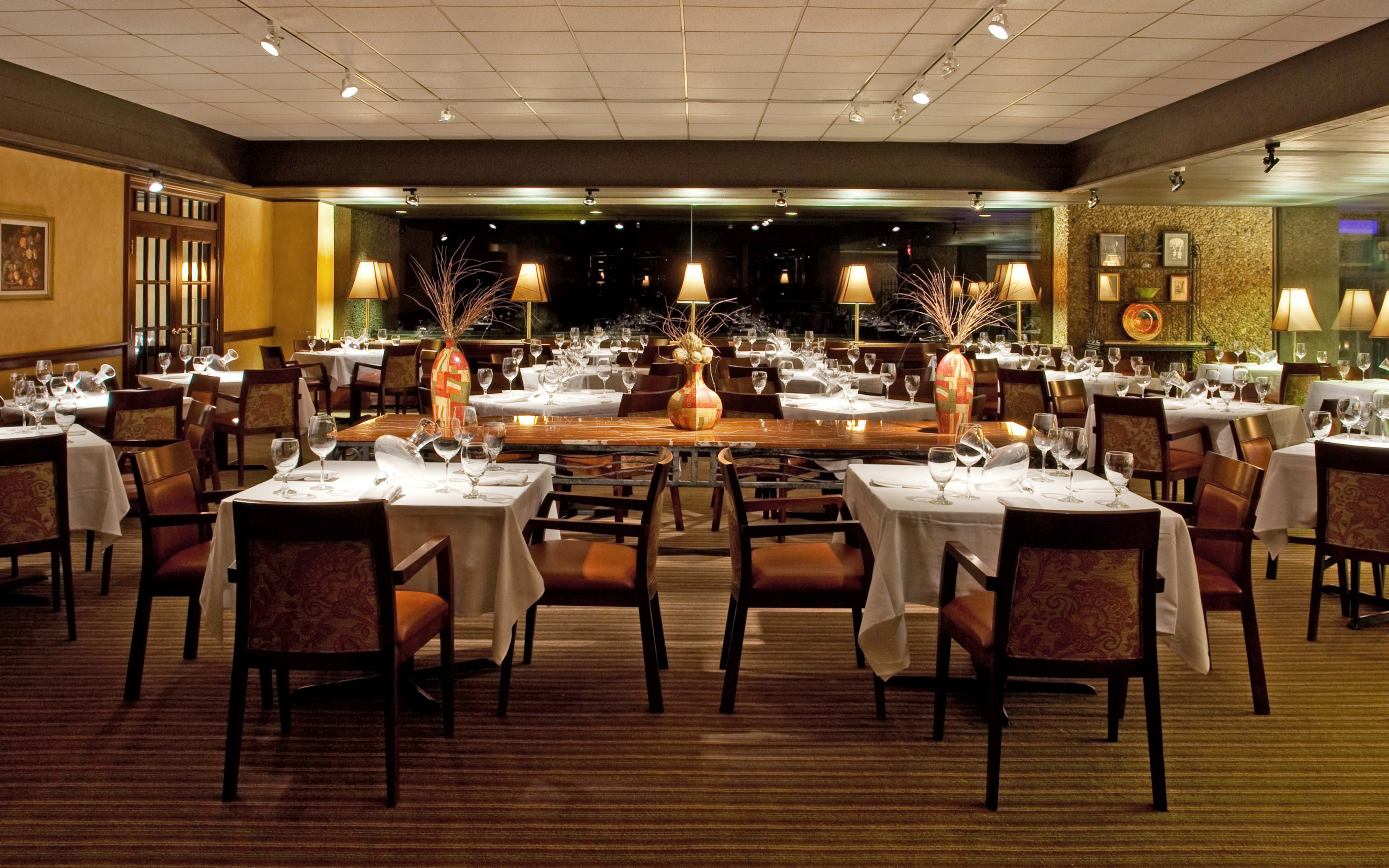 Indoor seating at Ristorante Brissago at Lake Geneva Resort in Wisconsin.