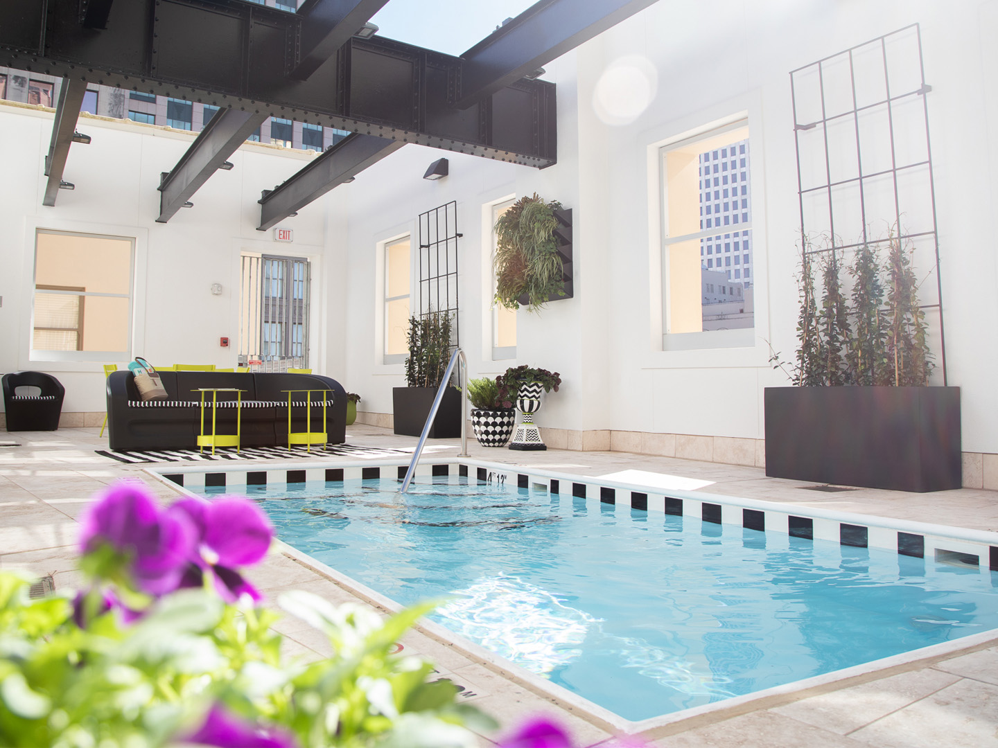 Rooftop dipping pool at New Orleans Resort in Louisiana.