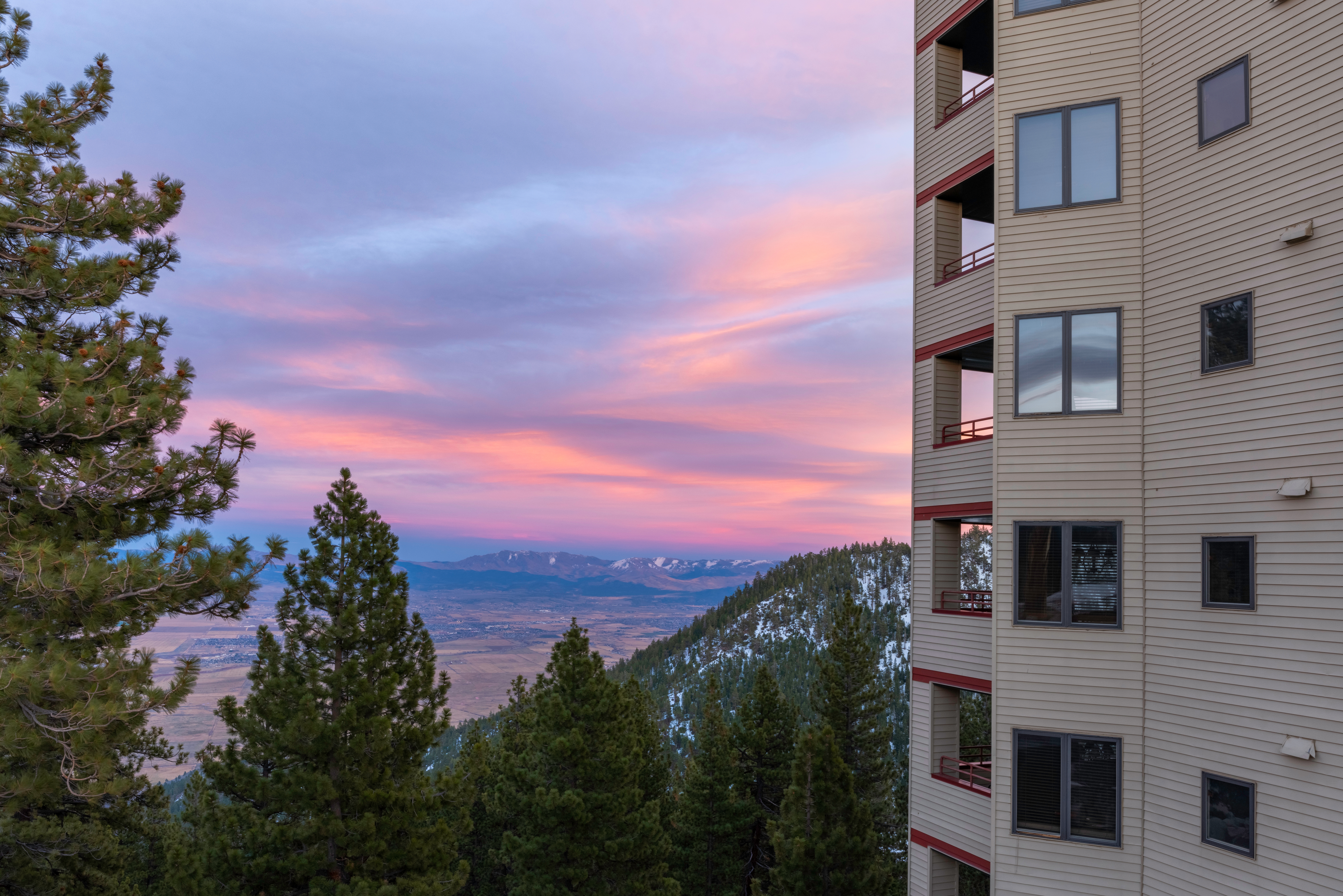 Exterior view of Tahoe Ridge Resort in Stateline, Nevada.