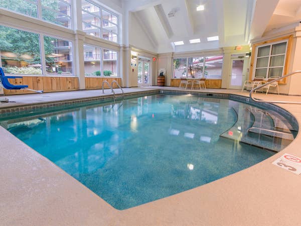 The indoor pool at Smoky Mountain Resort