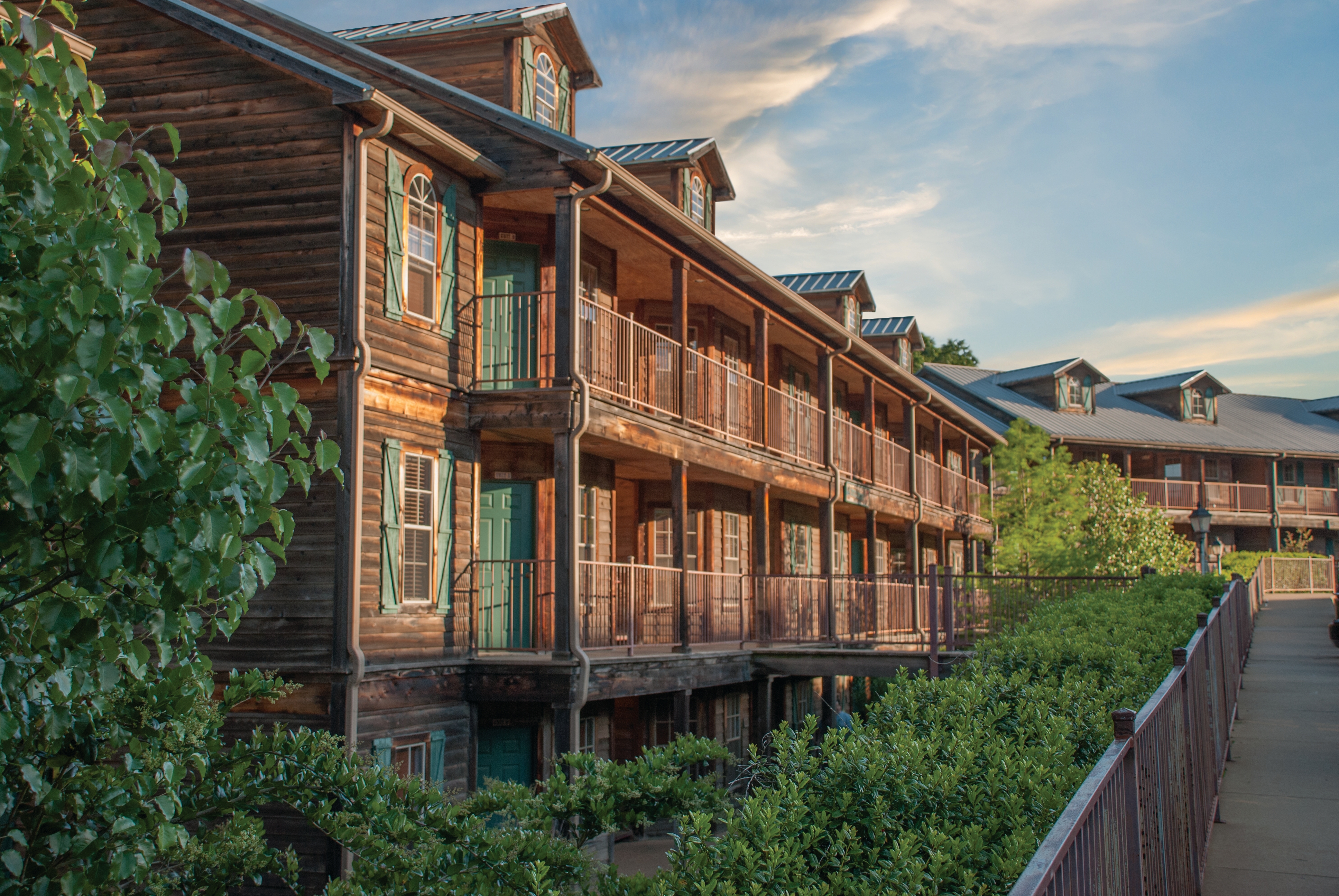Exterior view of Villages Resort in Flint, TX.