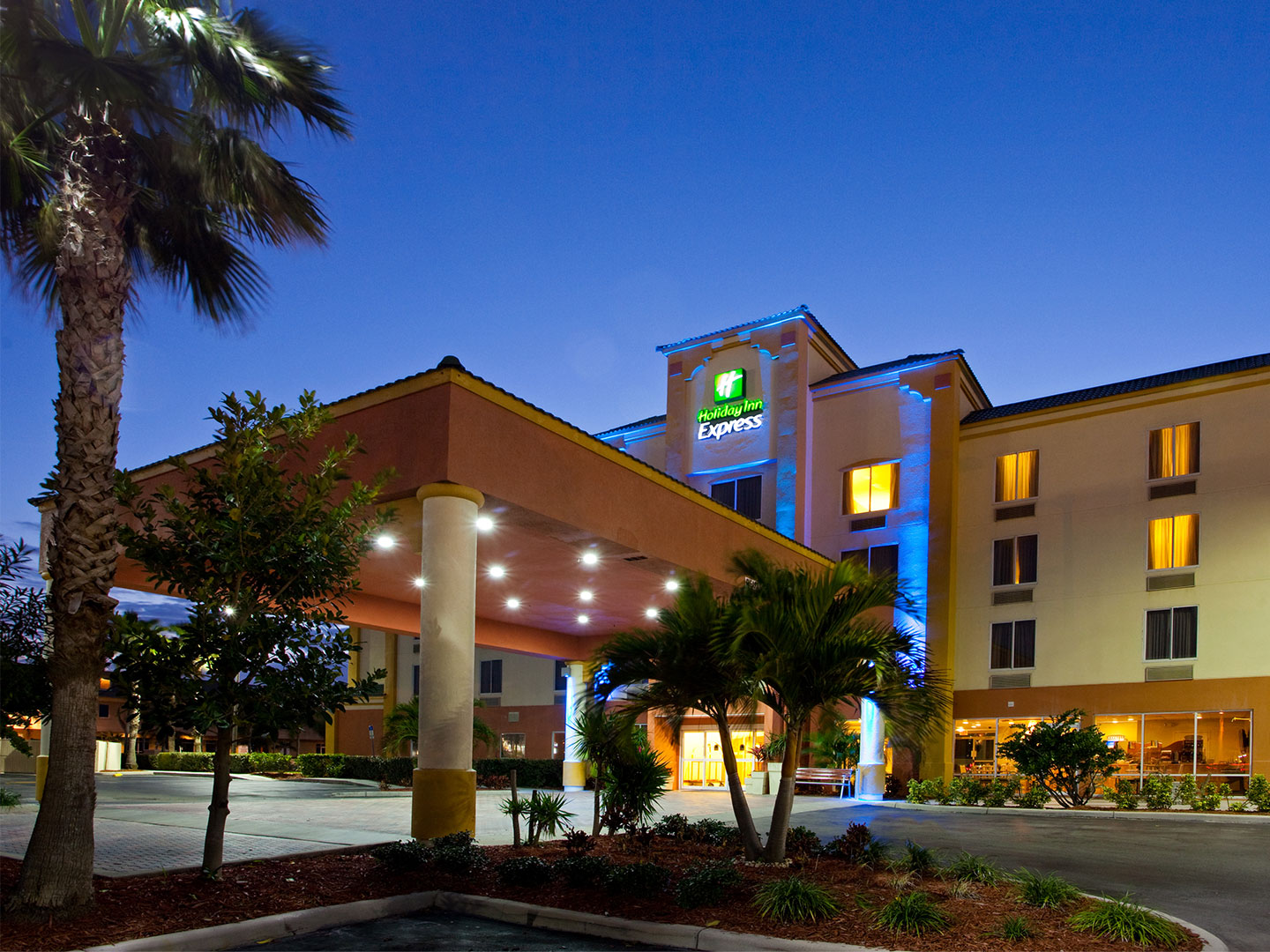 Holiday Inn Express & Suites Cocoa Beach