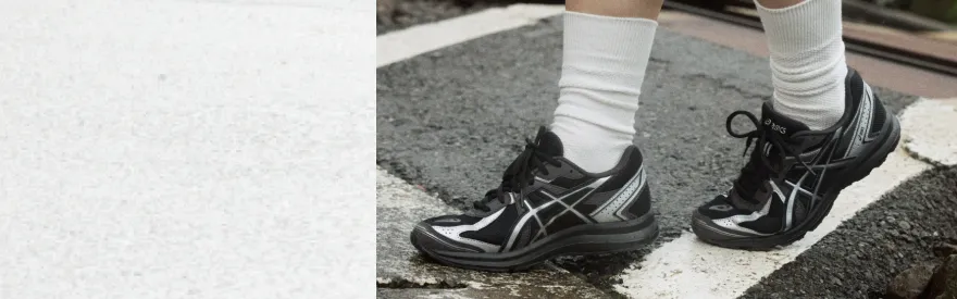 ASICS Jog 100S.