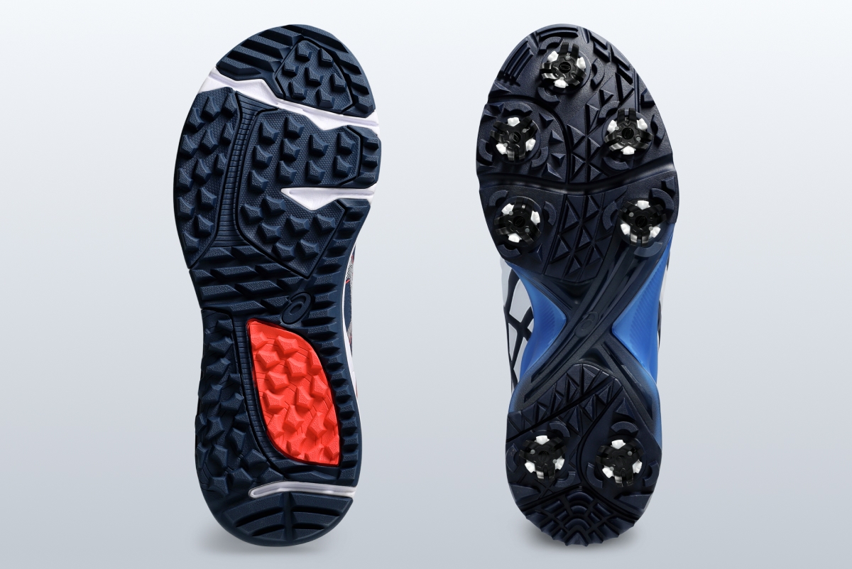 The difference between spike less spike golf shoes ASICS