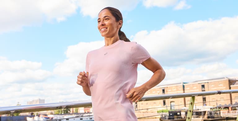 Discover ASICS ROAD SEAMLESS Apparel