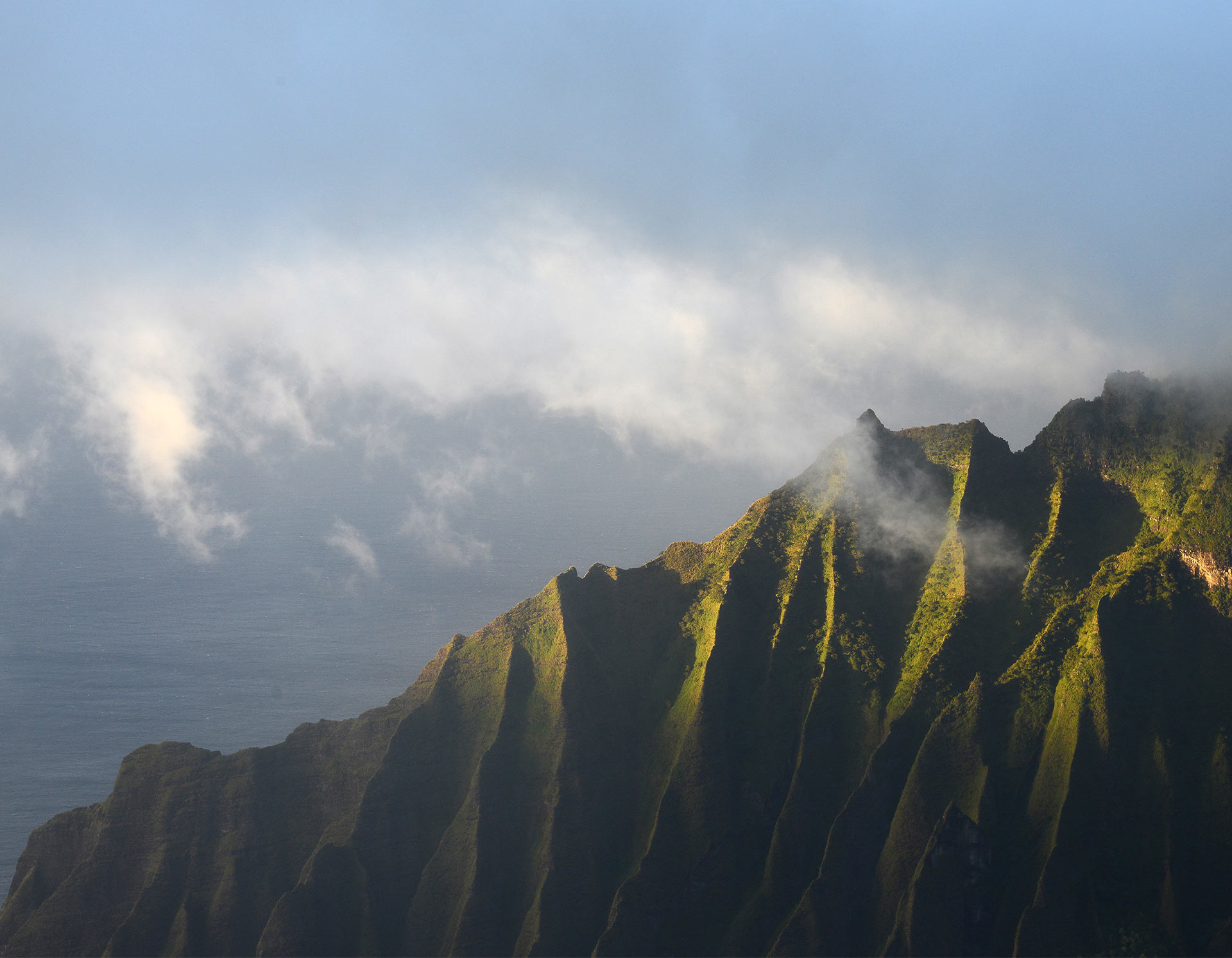 mountains-hawaiian-natural-landscape-1920x1493-global.jpg