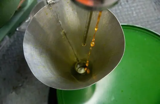 การกลั่นด้วยไอน้ำ