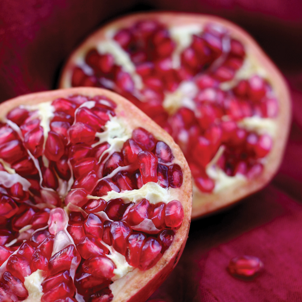 pomegranate-halves-botanical-1000x1000-global.jpg