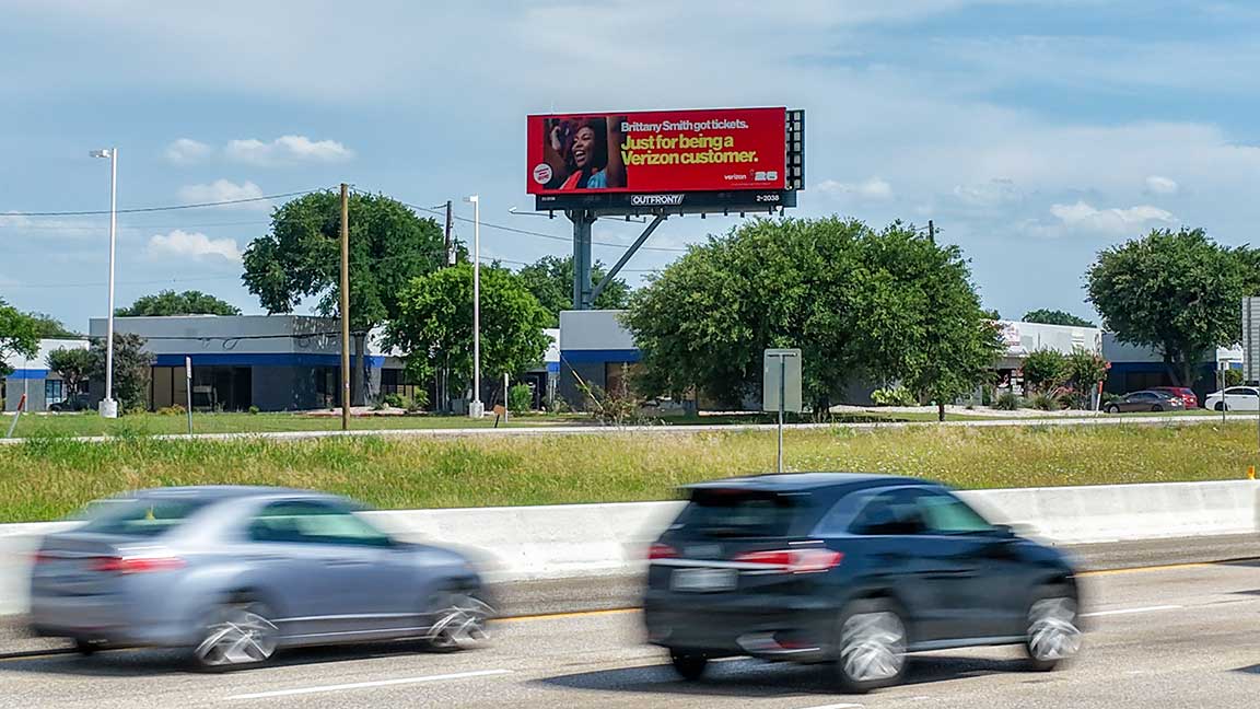 Verizon digital billboard in Dallas