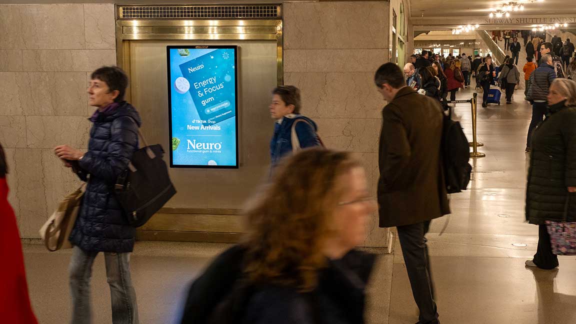 Neuro advertises new functional gum using TikTok influencer content on New York City Liveboard DOOH inside Grand Central Terminal
