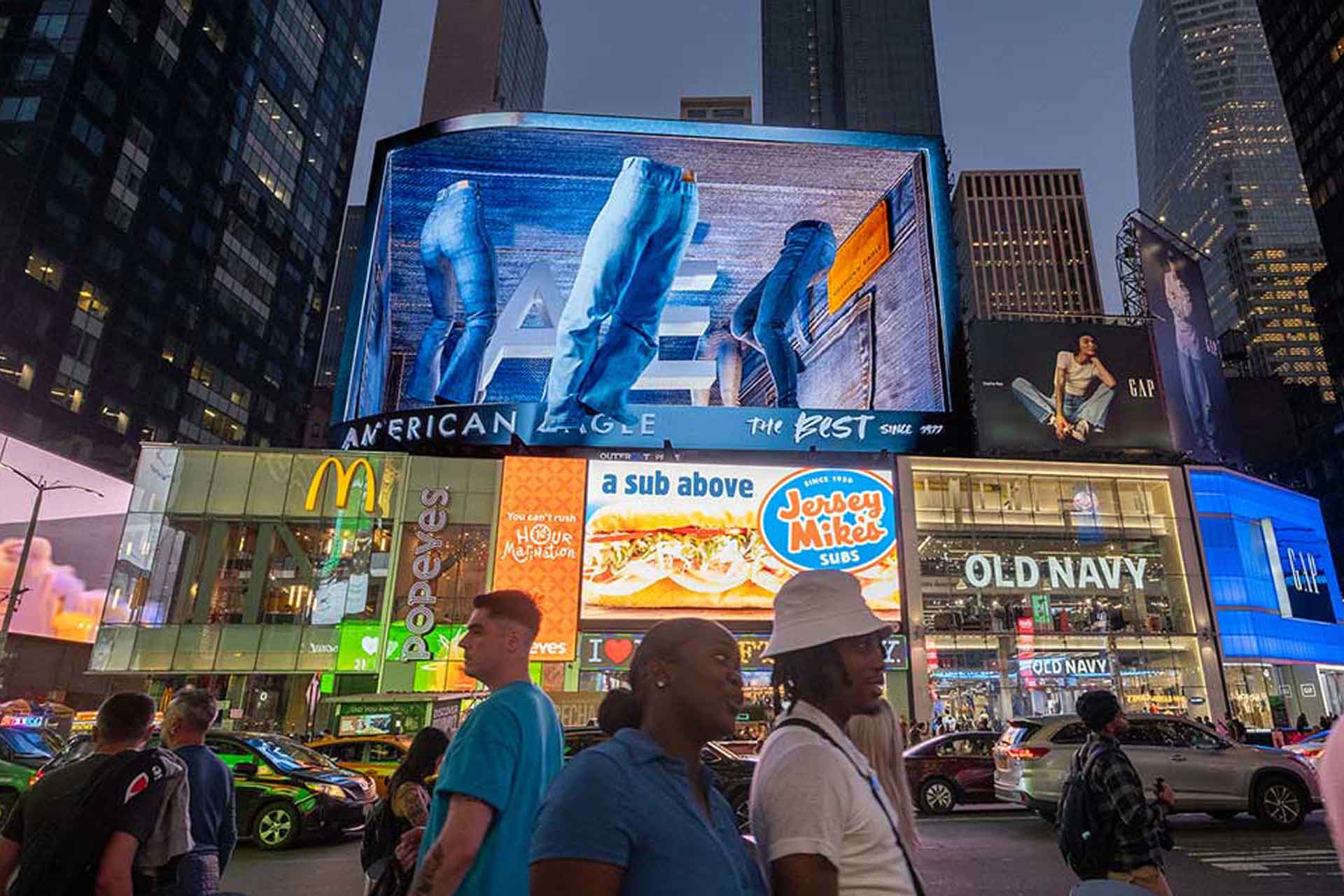 What Is OOH Anyway? An Introduction to Out of Home Advertising – Experts Talk It OUT