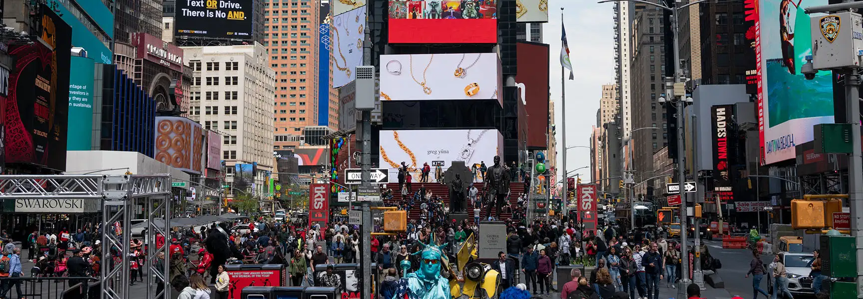 out of home advertising new york city times square cultural epicenter