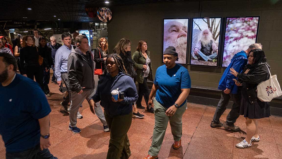 Dear New York exhibition media on ramp to 7 train