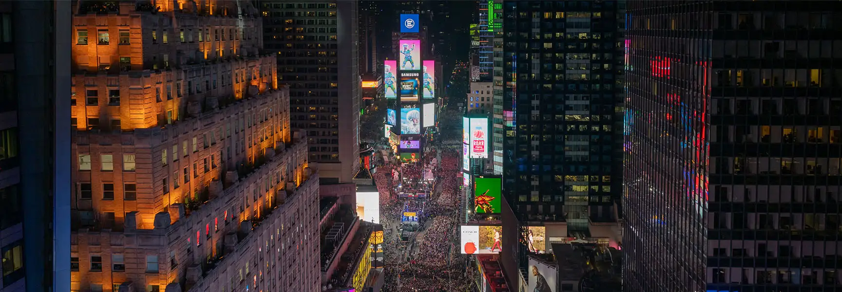 out of home advertising new york city times square new years eve