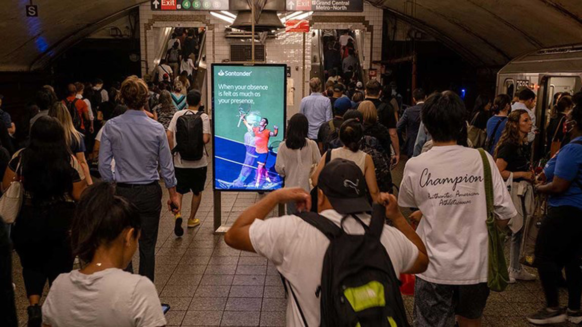 Agua plus digital out of home 