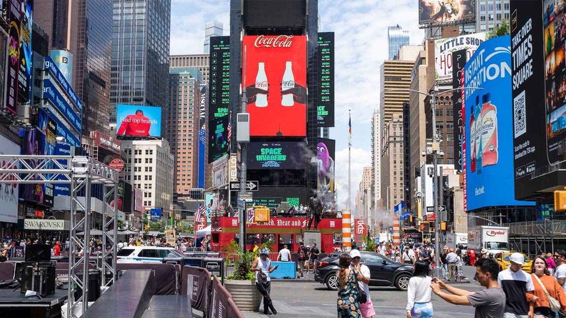 digital out of home advertising in new york city for space invaders