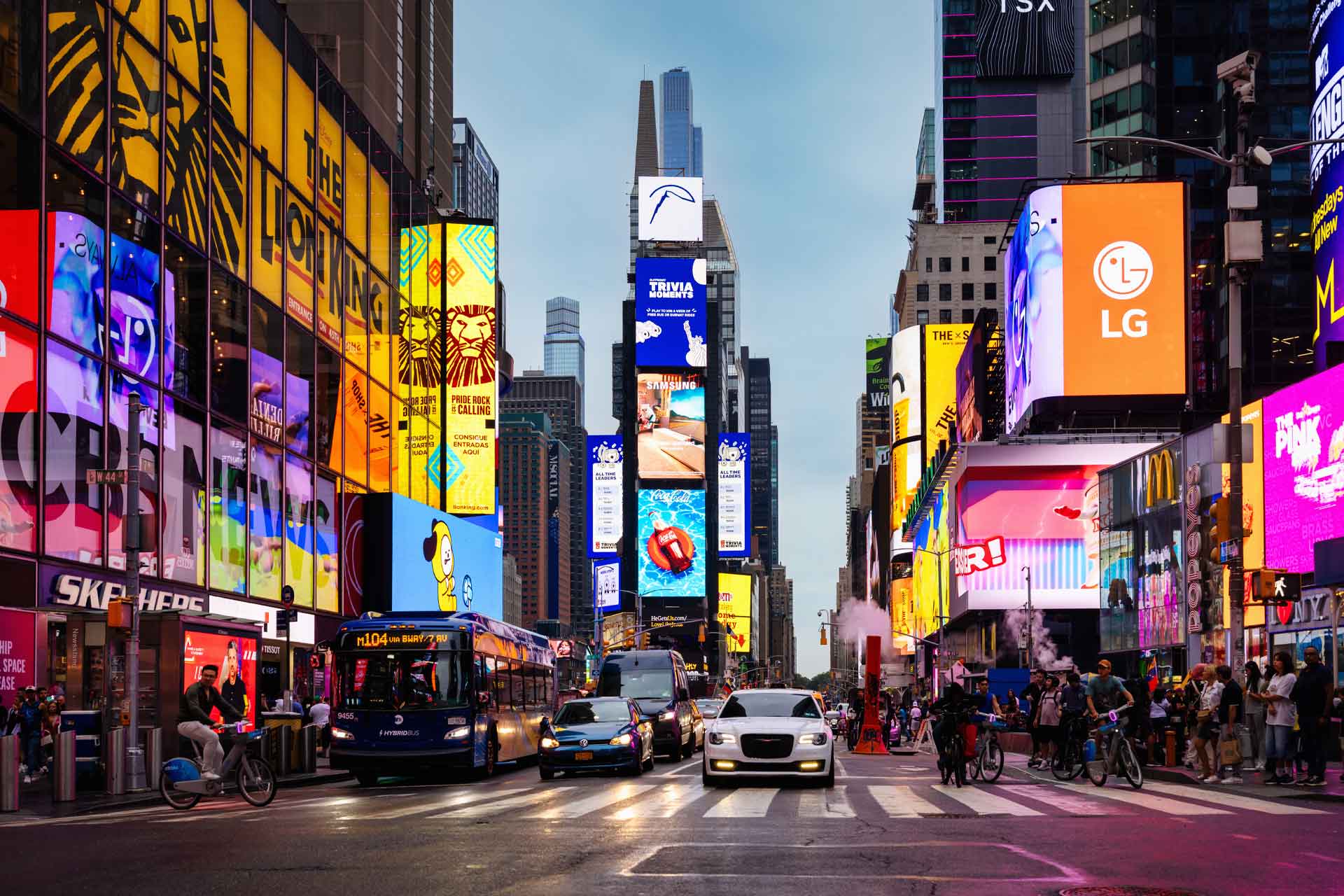 Why Is Times Square the Ultimate "Destination Location" for OOH Advertising and How Do Brands Take Advantage?