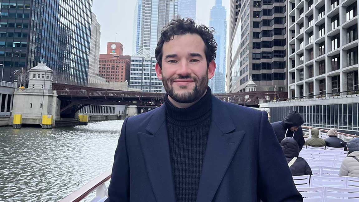 Diego Gonzalez, Account executive at OUTFRONT, 2025 President’s Club Winner