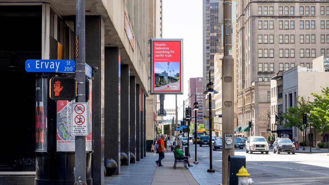 Hotels.com ad in Dallas digital network