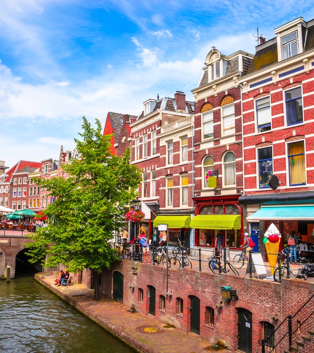 Oudegracht_iStock-980417034.jpg