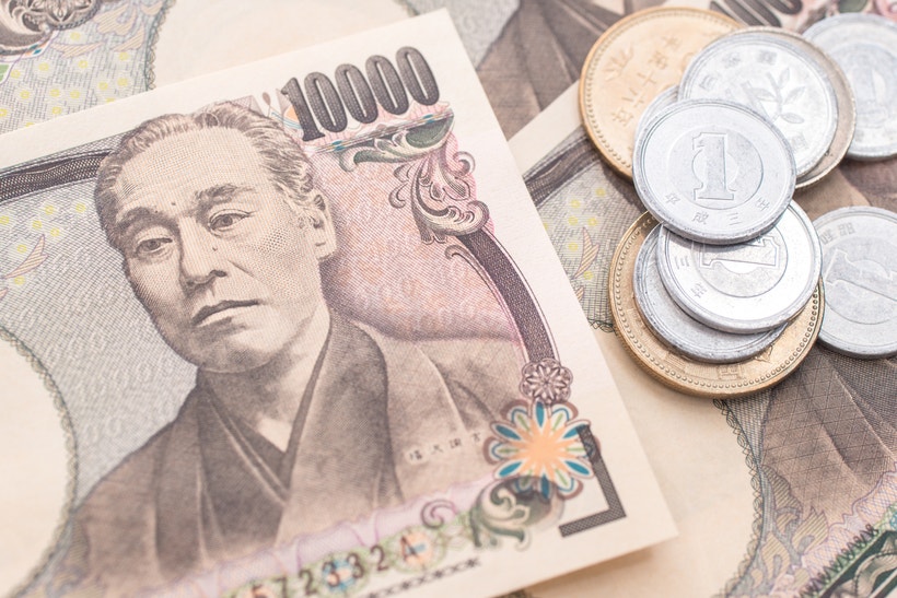 Japanese yen banknotes and coins