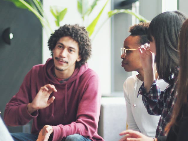 Group of students talking to each other during a Mandarin class with Berlitz Algeria