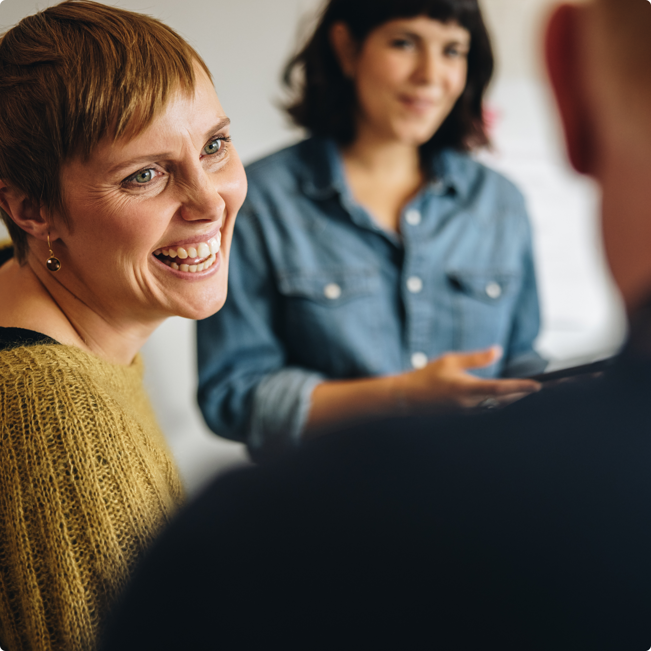Consumers discuss individual and family plan options with a broker.