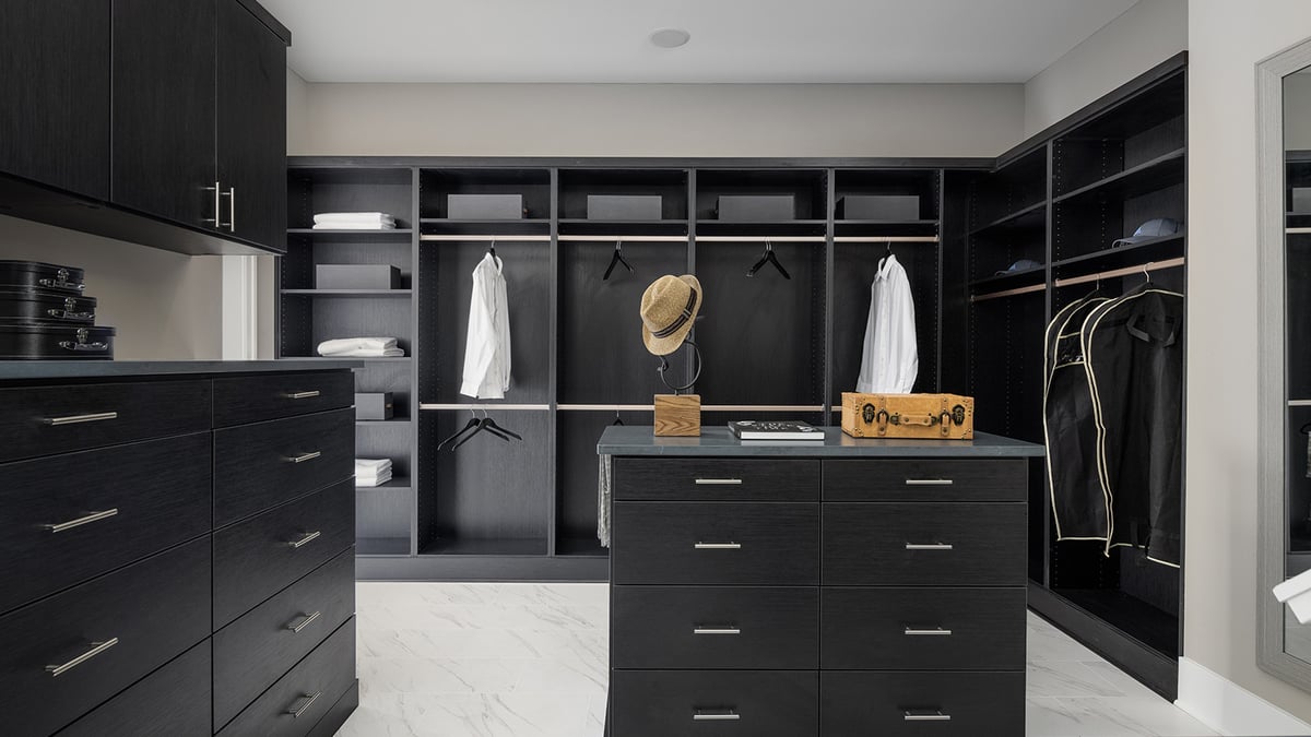 10_Owners_Closet_1_Charleston_III_Akron.jpg