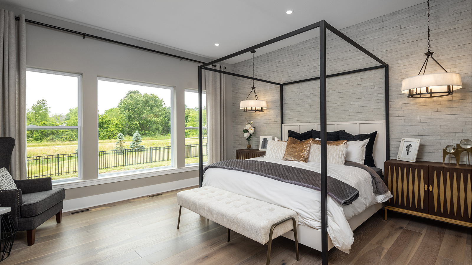 5_Owners_Retreat_Great_Room_Charleston_III_Akron.jpg