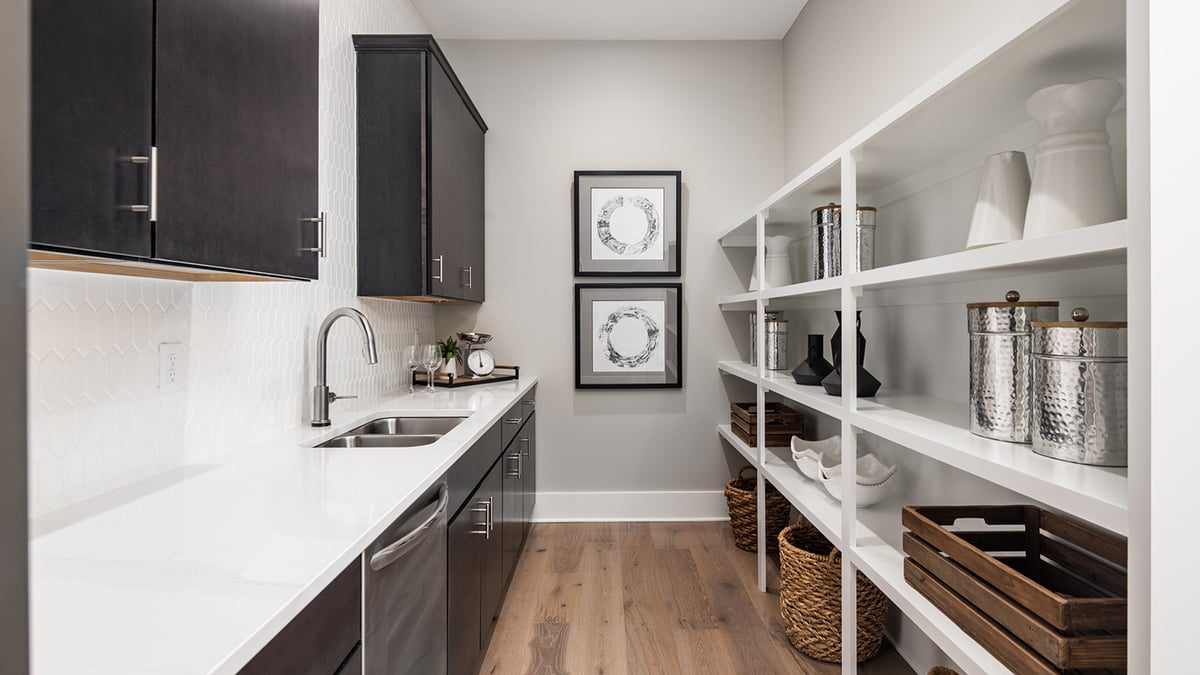 8_Messy_Kitchen_Charleston_III_Akron.jpg