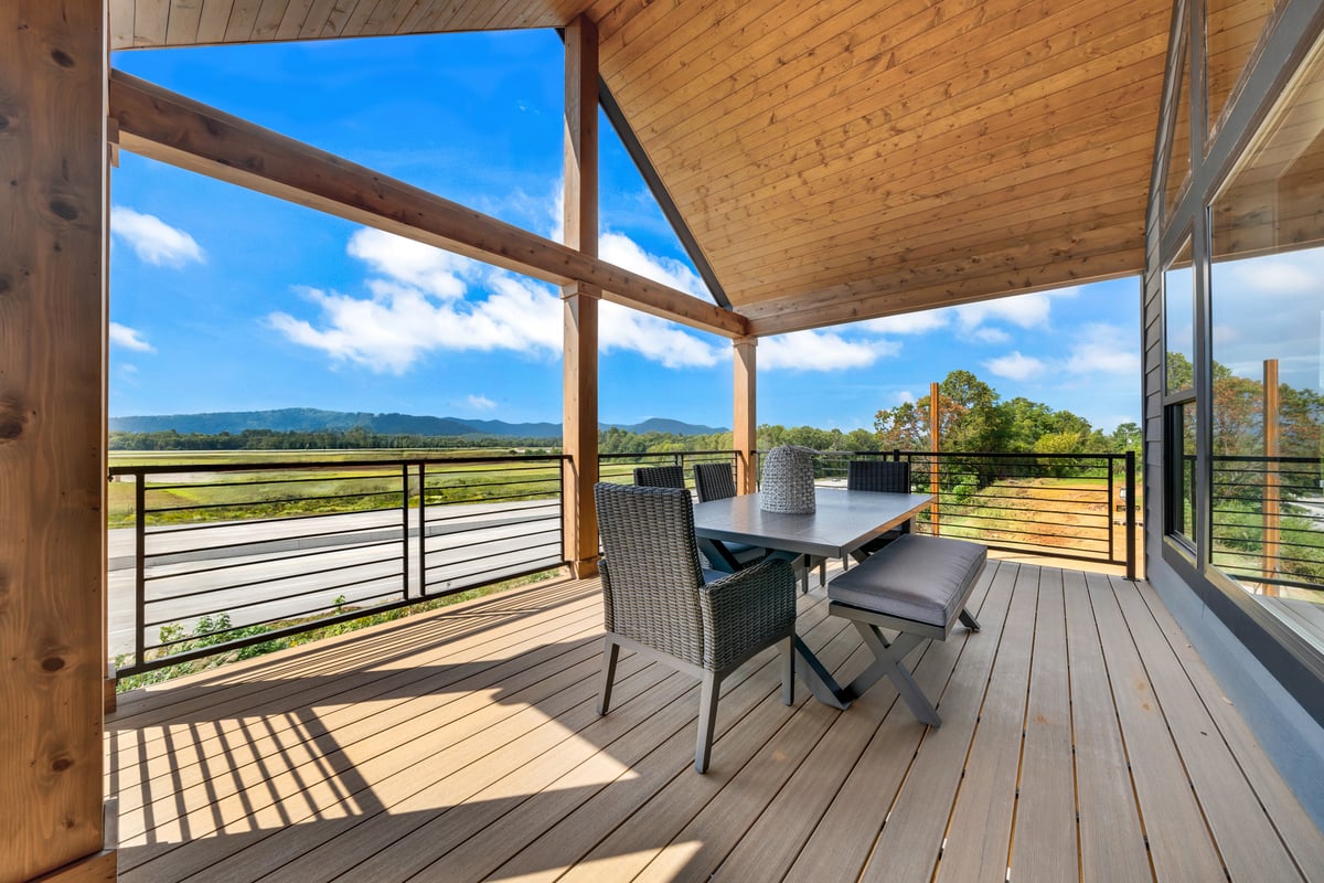 Outdoor-Living-Space-2_Chimney-Rock_Asheville_CC.jpg