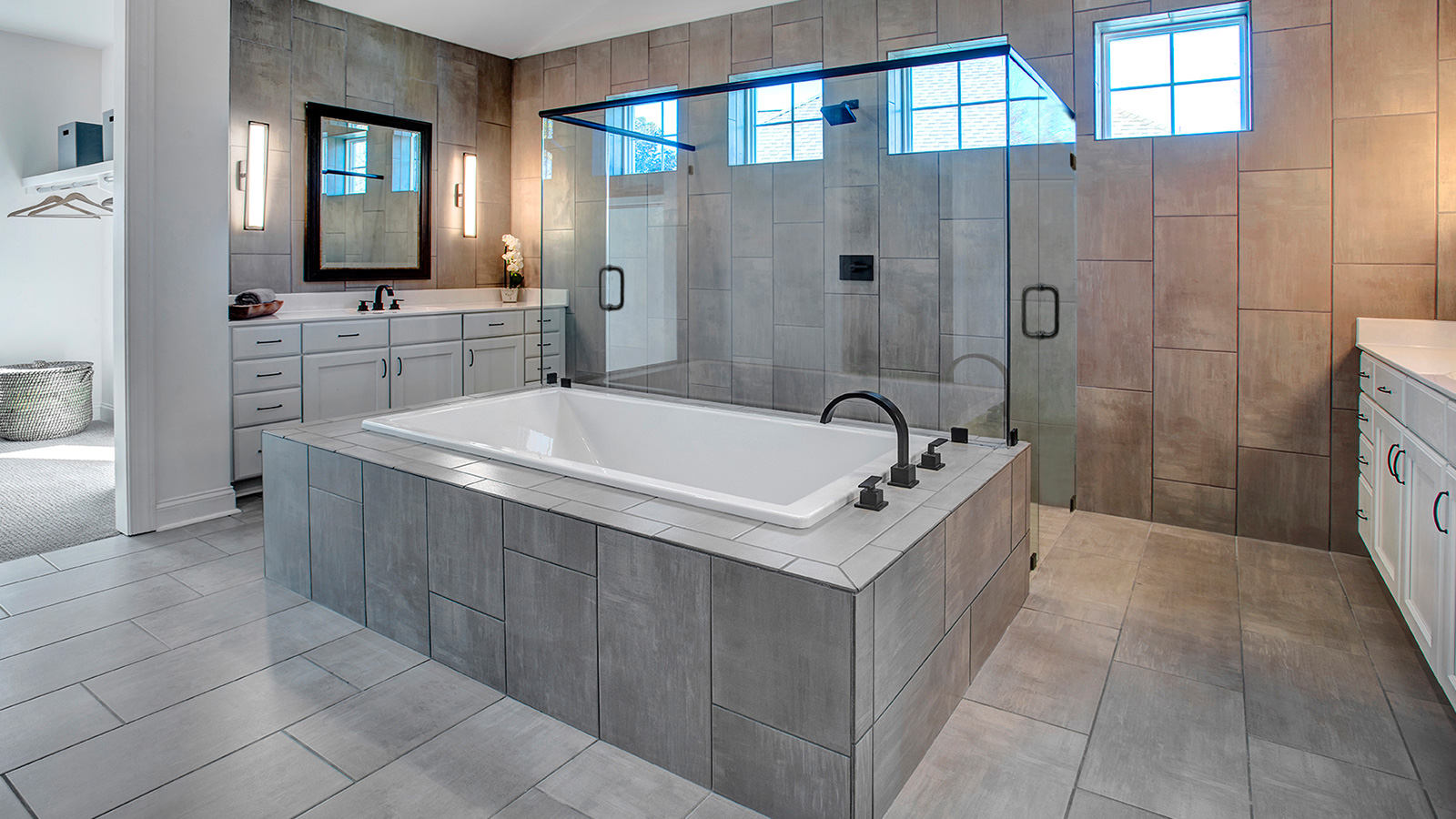 greensboro_olivia_owners-bathroom.jpg