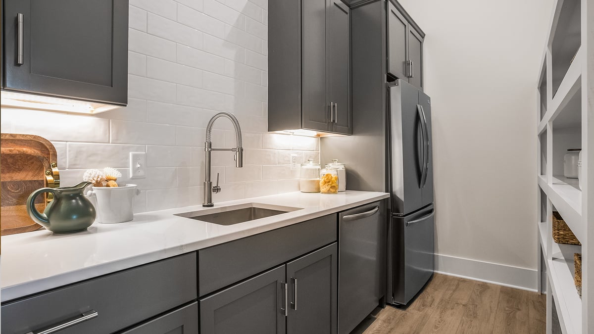 Messy-Kitchen-Ravenna-Charleston-II.jpg