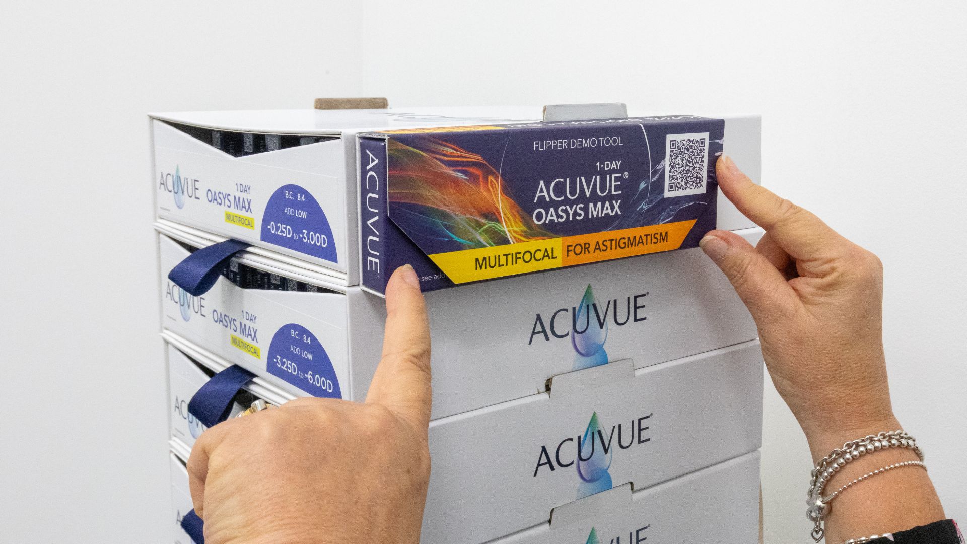 obraz etui przymocowanego do boku szuflady zestawu MAX