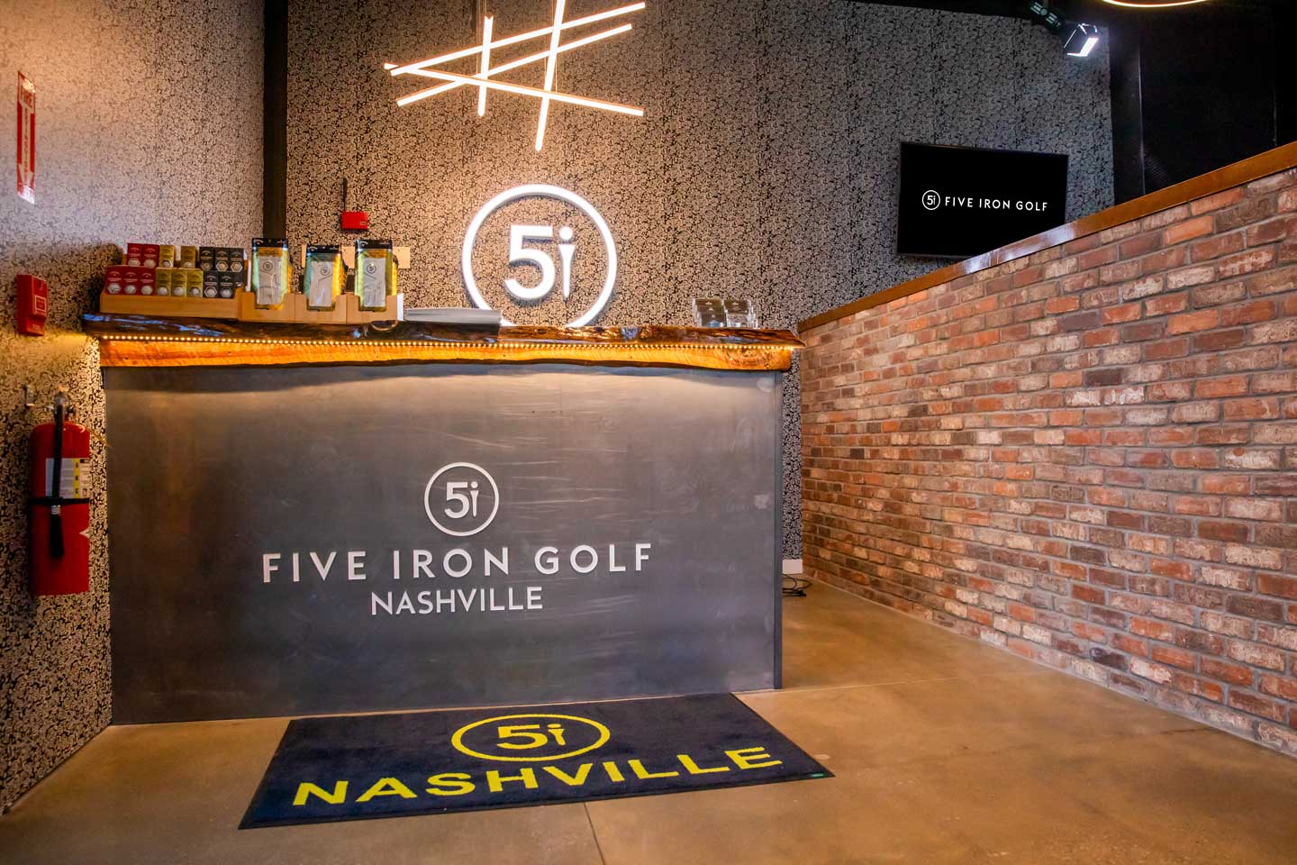 Indoor Golf Simulators in Nashville, Virtual Driving Range & Entertainment Venue