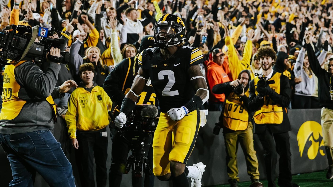 Iowa football game discount