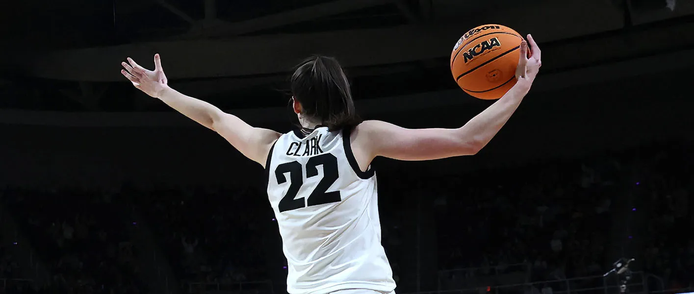 Caitlin Clark Named As Nancy Lieberman Point Guard Of The Year 0064