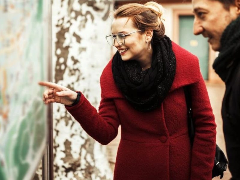 Mujer practicando inglés británico