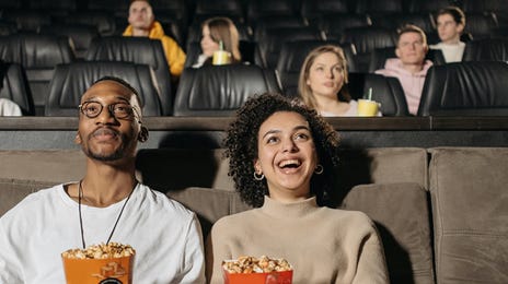 Mujer en diálogos en inglés en cine