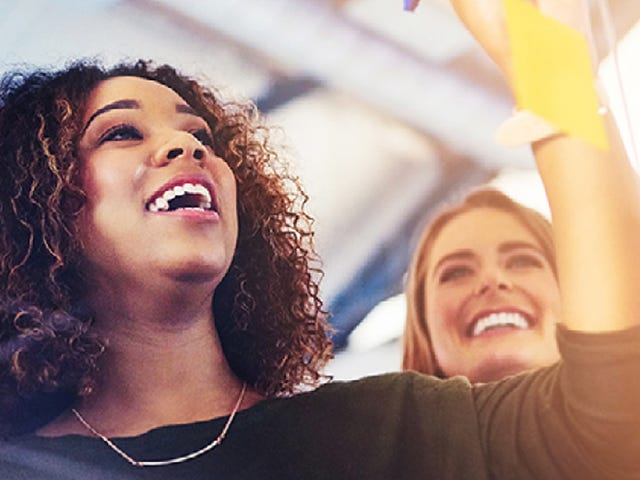 Mujeres con características del liderazgo en empresas