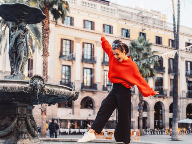 Mujer hablando Italiano para niños y jóvenes