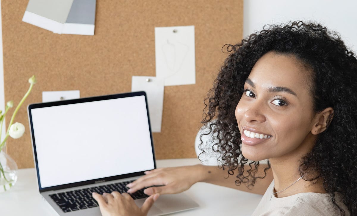 Mujer que quiere aprender alemán online