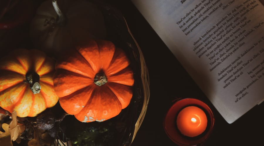 Imagen con calabazas con el significado de Samhain.