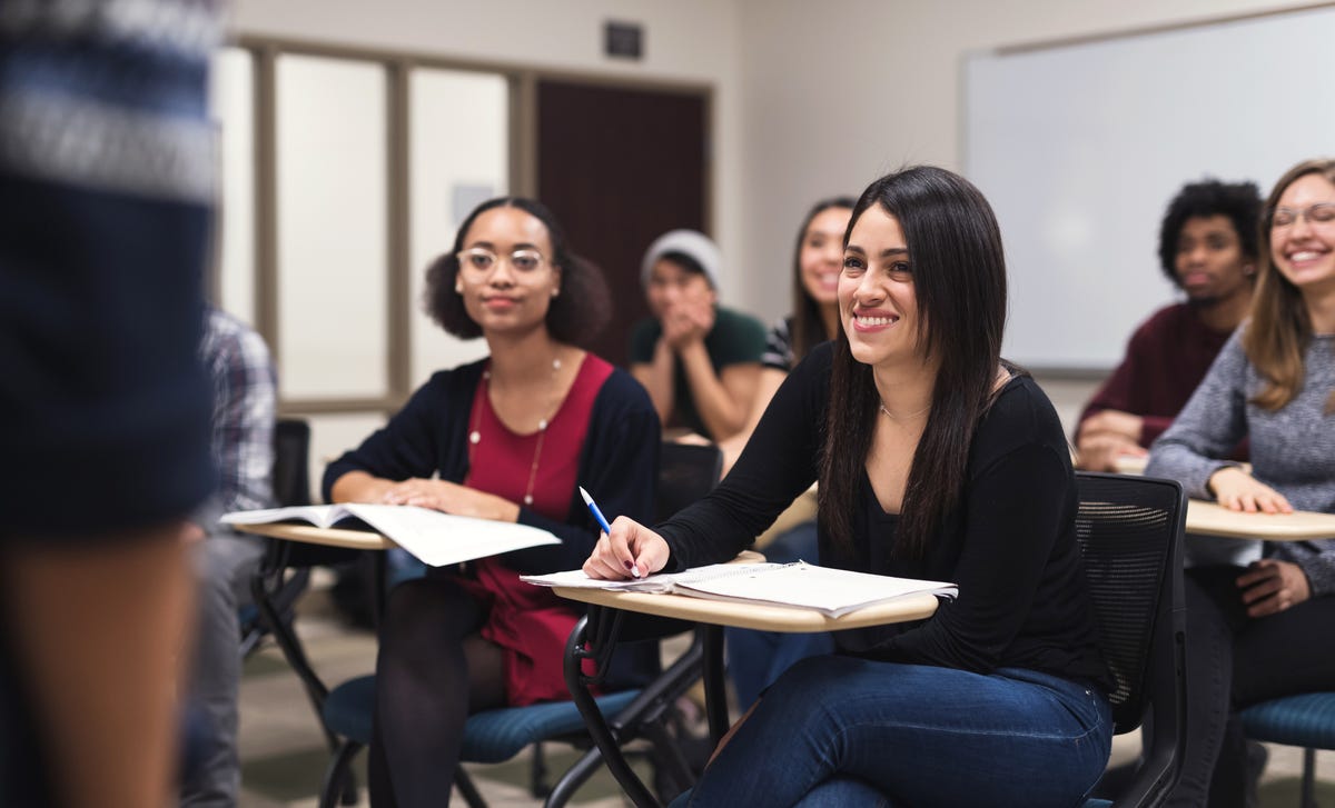 Estudiantes en el ciclo de aprendizaje