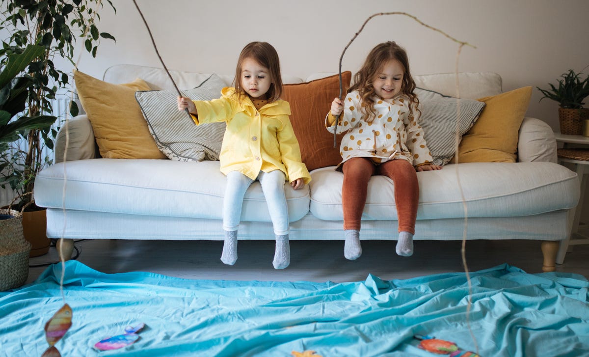 Niñas en actividades para niños de preescolar