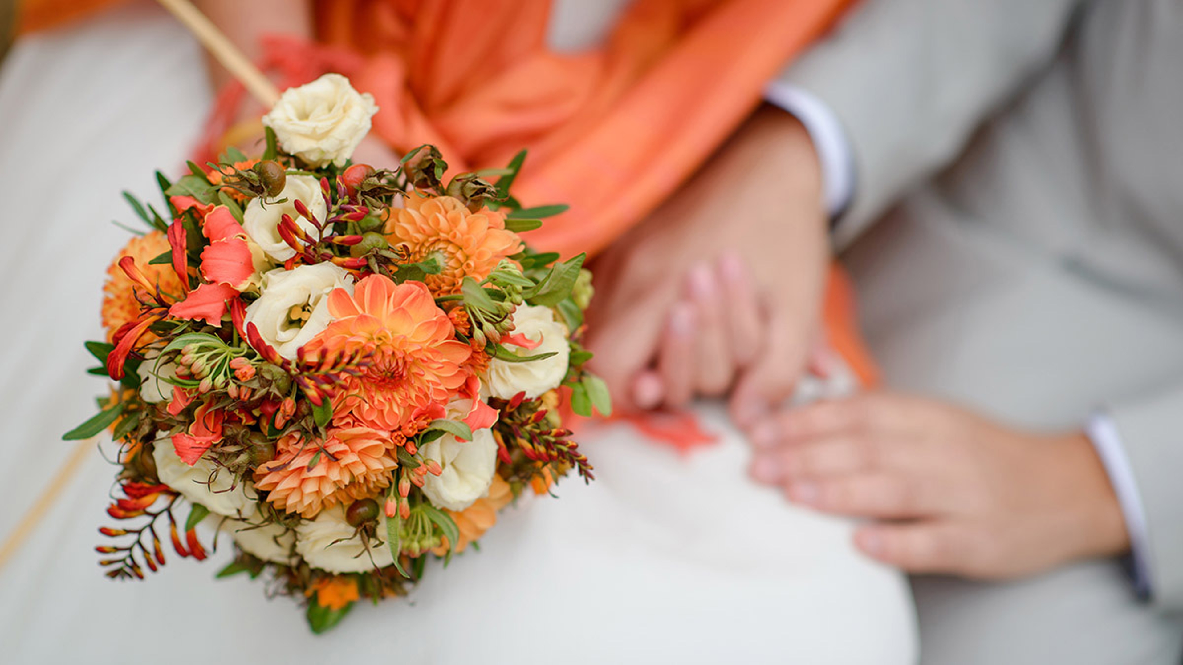 Closeup of a fall wedding bouquet.