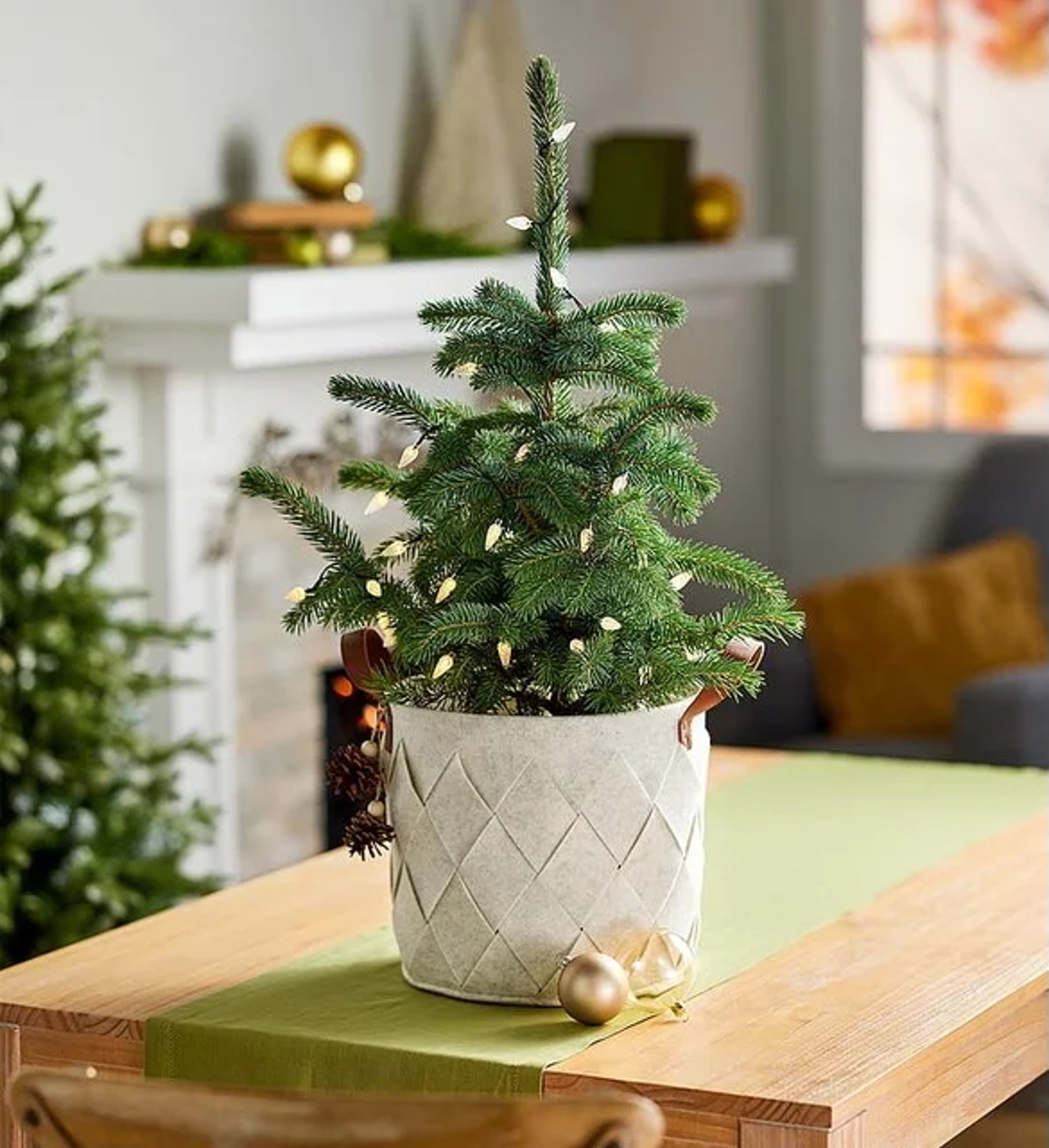 christmas decorations small tree