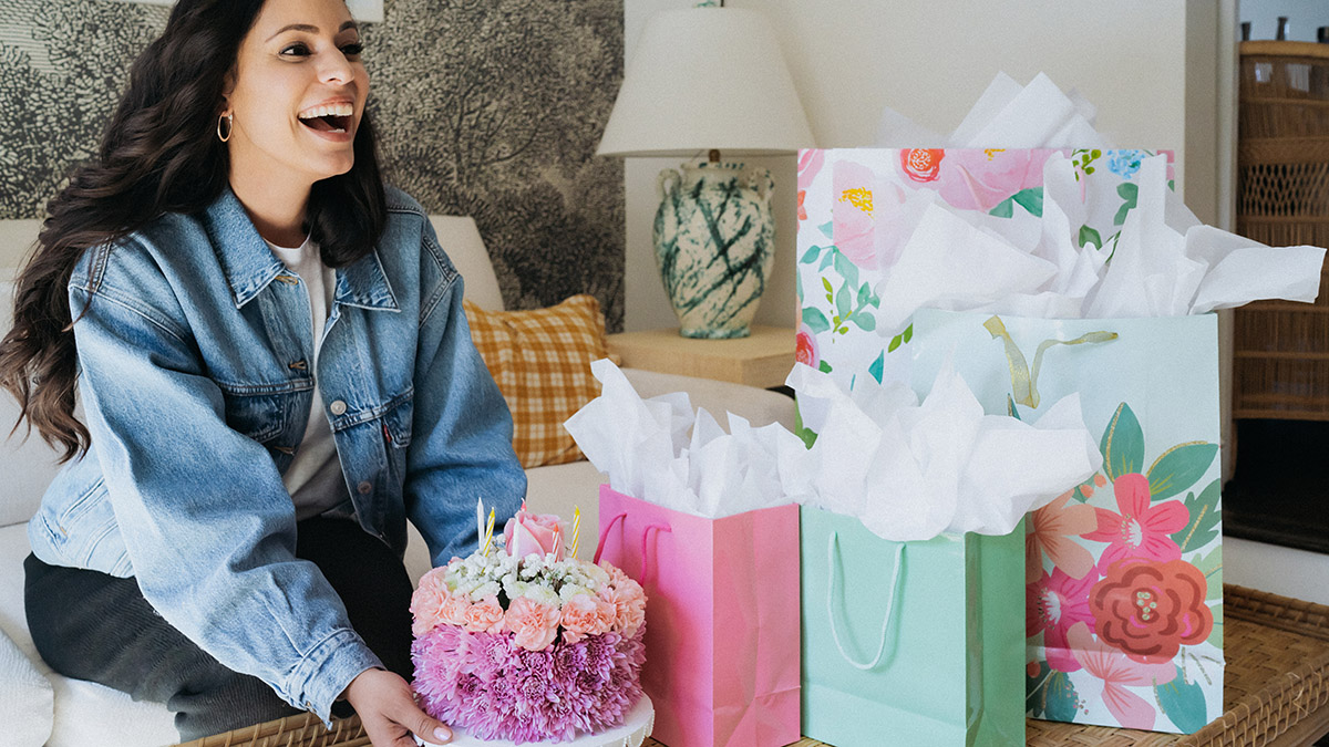 Best Birthday Gifts for Aquarius Petal Talk