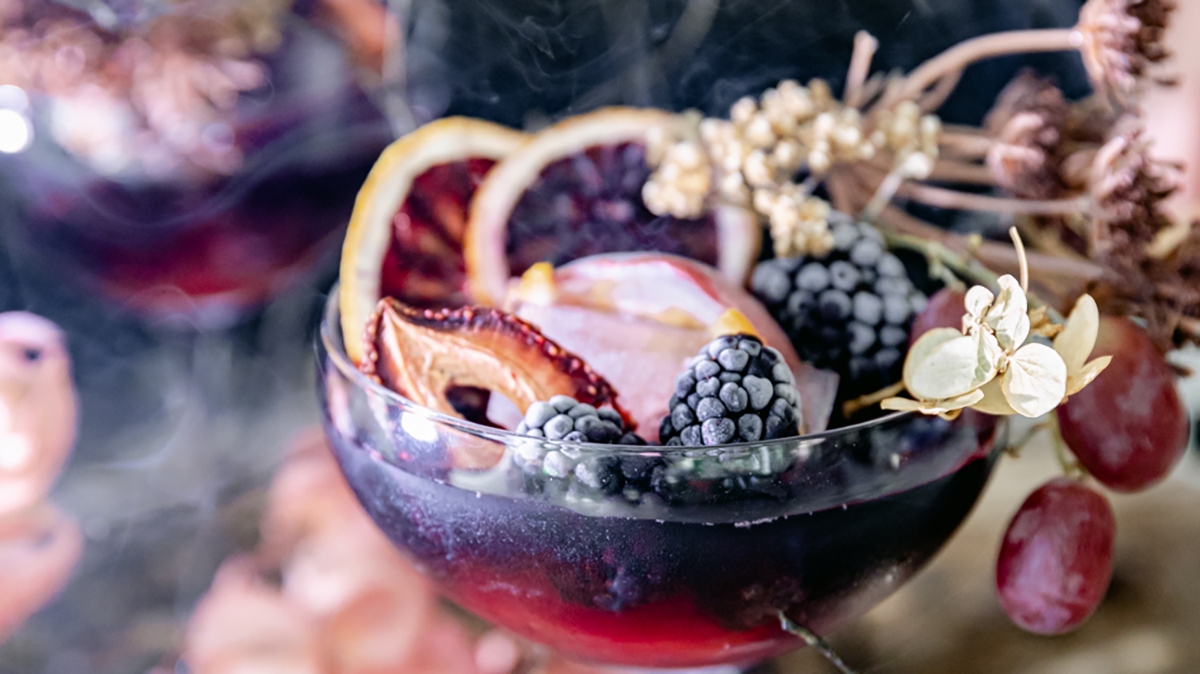 Halloween Cocktail: Black Sangria 