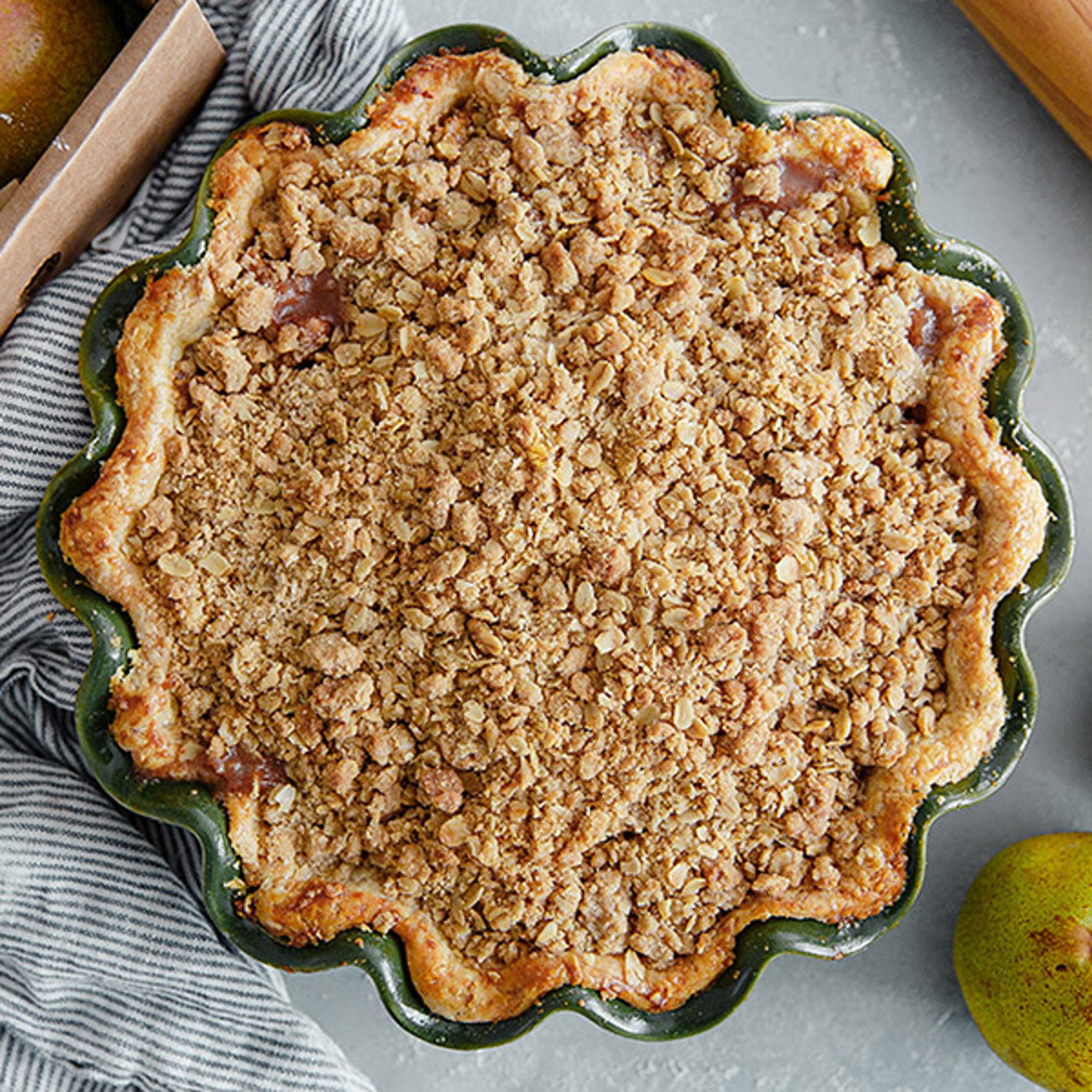 fall desserts pear crumble